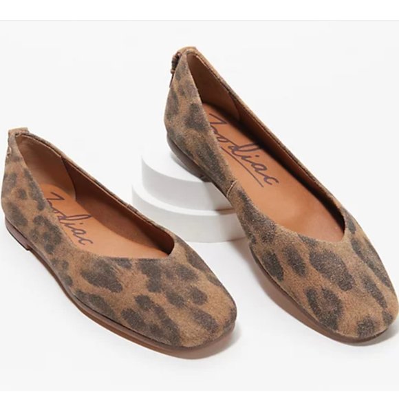 NEW Zodiac Square Toe Animal Print Flats - Picture 1 of 6